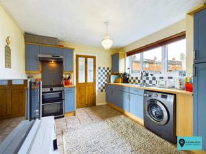 Kitchen/Breakfast Room- click for photo gallery